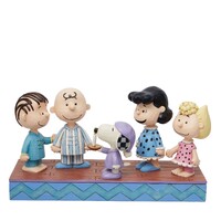 Peanuts by Jim Shore - Peanuts Gang in Christmas PJ's Figurine 12.7cm